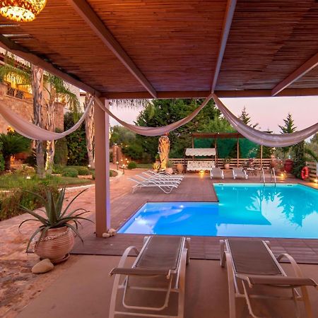 Villa Maira Luxurious With Private Swimming Pool Kórfos Exterior foto